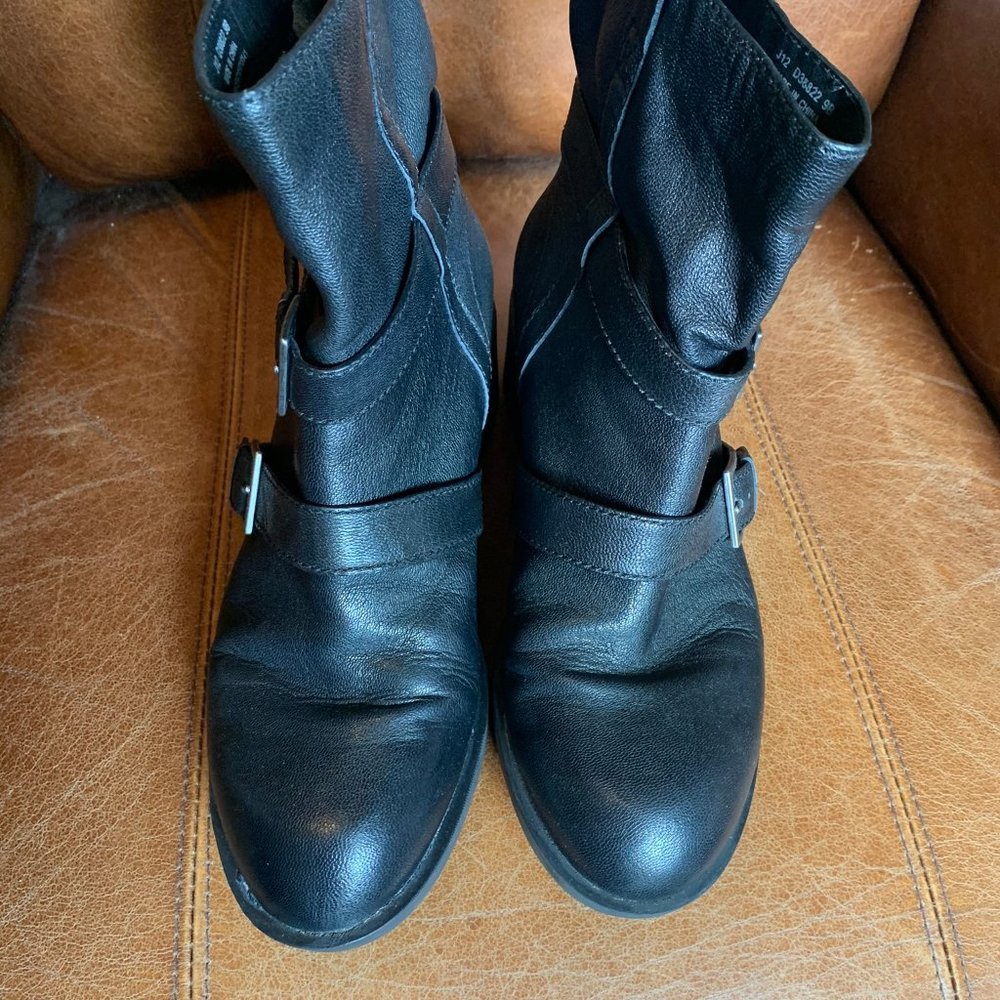 Cole Haan super soft all leather boots size 9